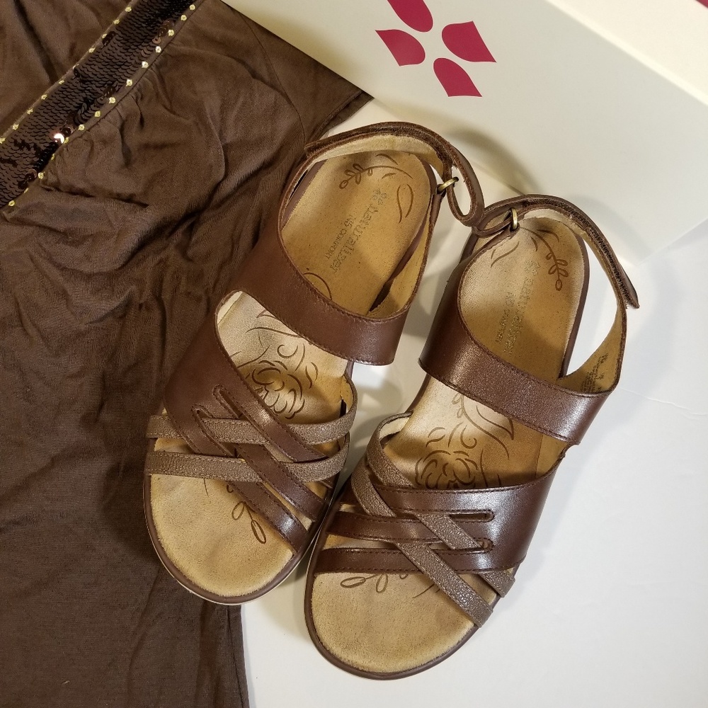 Naturalizer Gerdie BROWN LEATHER SANDAL 7